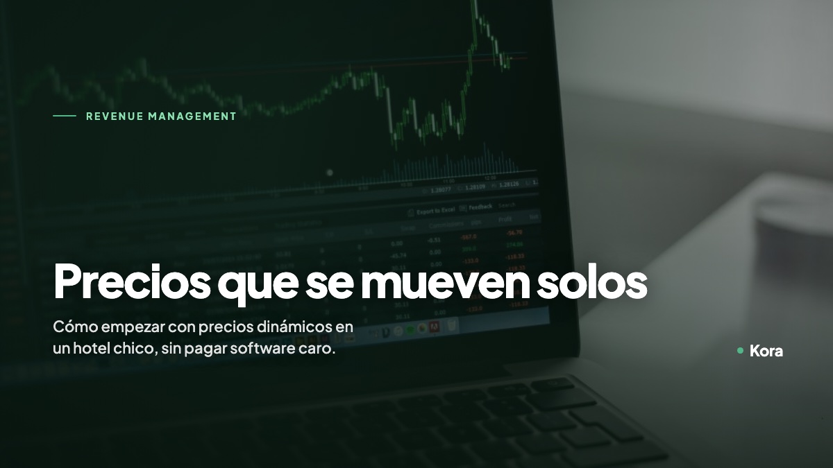 Laptop mostrando una gráfica de precios en movimiento, sobre precios dinámicos en hoteles pequeños